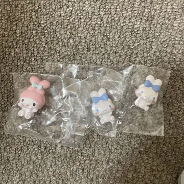 산리오 캐릭터즈 변신 토끼 피규어