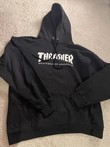 THRASHER 후드 부착 후드티 블랙
