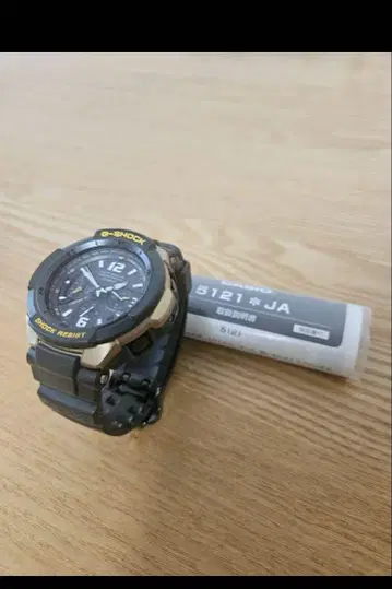 G-SHOCK 카키 골드