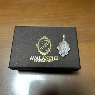 AVALANCHE 리버서블 목걸이 (탑만)