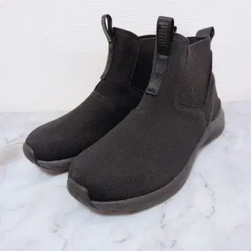 [ 미사용 ] PUMA 블랙 사이드 고어 하이컷 신발 24.5cm