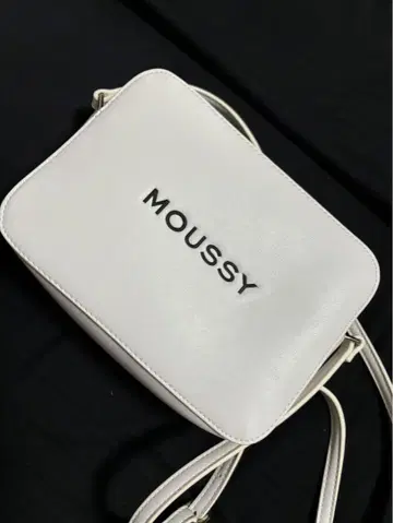 MOUSSY 화이트 숄더백