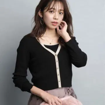 미사용 JUSGLITTY V넥 가디건 앙상블