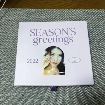 SEASON'S greetings 2022 IU 시그니