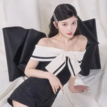 빅 리본 오프숄더 니트탑