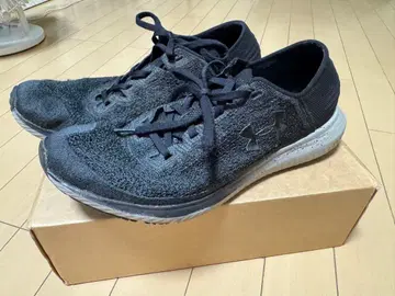 언더아머 러닝화 27.5cm 경량 블랙 스니커즈