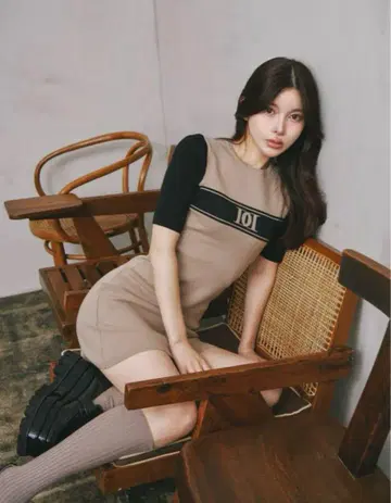 Darich DD 로고 자카드 니트 미니 원피스