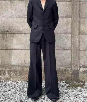 GOAT ESSENCE TUCK FLARE PANTS 블랙