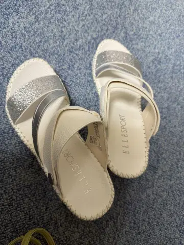 ELLE SPORT 화이트 실버 2way 샌들