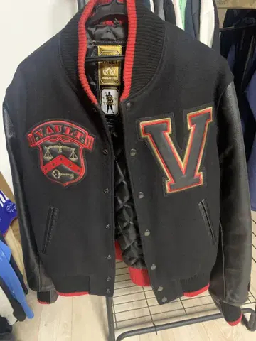 VAULT 바시티 자켓