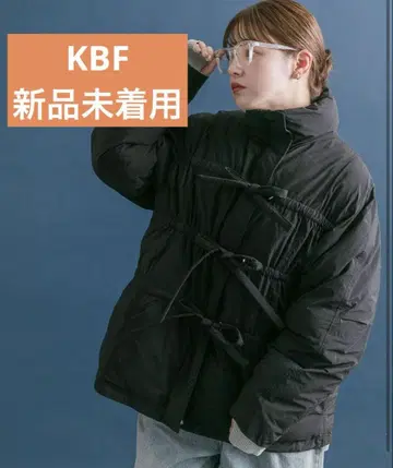 [미착용 새상품 택 포함] KBF 다운 자켓 프론트 리본