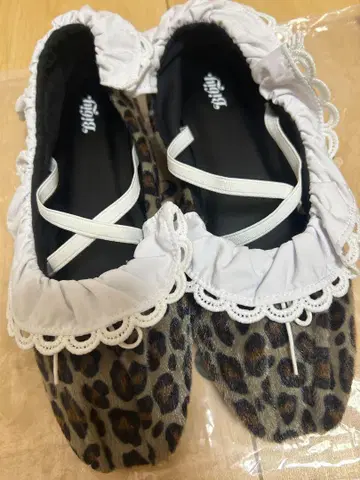 Bibiy. B. LACE BALLERINAS