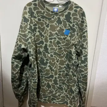 UNDEFEATED 카모 패턴 트레이닝복 L 사이즈