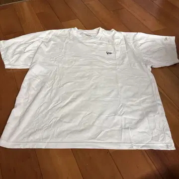 화이트 T셔츠 L 사이즈 뉴에라