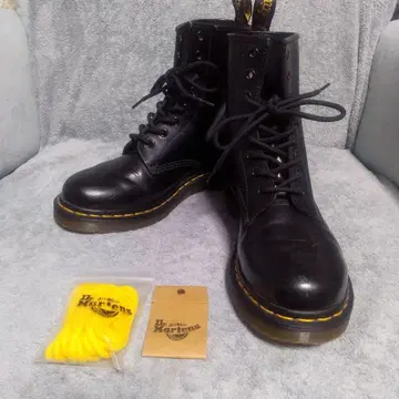 닥터마틴 8홀 부츠 Dr.Martens 새상품급