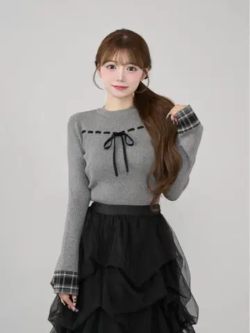 다리치 체크 커프스 리본 니트탑 그레이