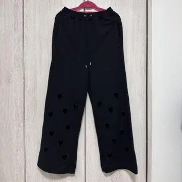 MAISON SPECIAL 메니 하트 스웨트 팬츠 블랙 S