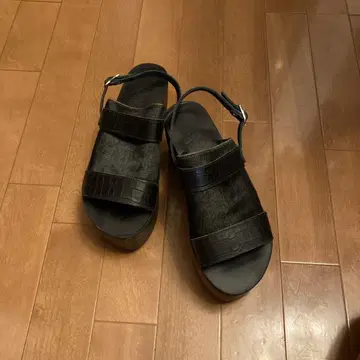 ANCIENT GREEK SANDALS 송치 백 스트랩 사보