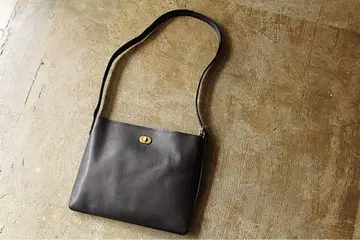 Hender Scheme'twist buckle bag S'black