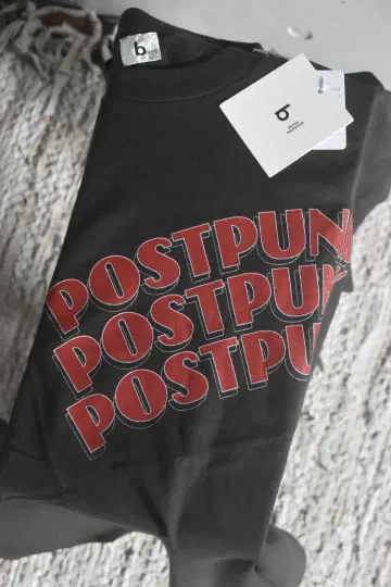 blurhms 로고T 블랙