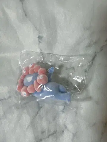 미야쿠미야쿠 플로키 피규어 웅크림