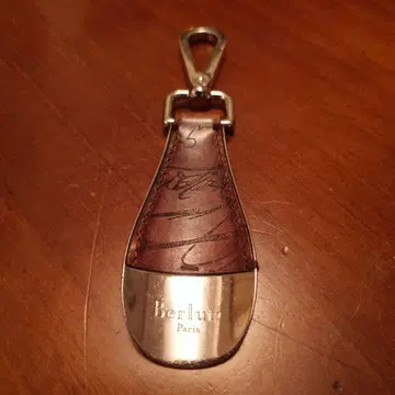 Berluti 키링 가죽 메탈