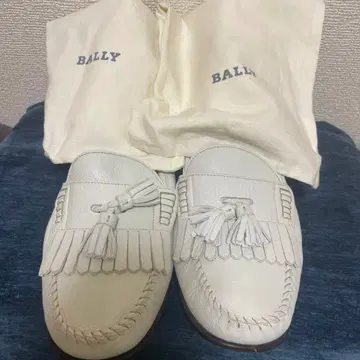 새상품급 BALLY 이탈리아제 천연 가죽 로퍼