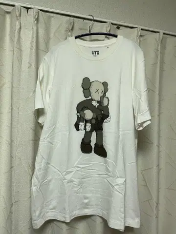 UNIQLO UT Kaws 티셔츠 XL