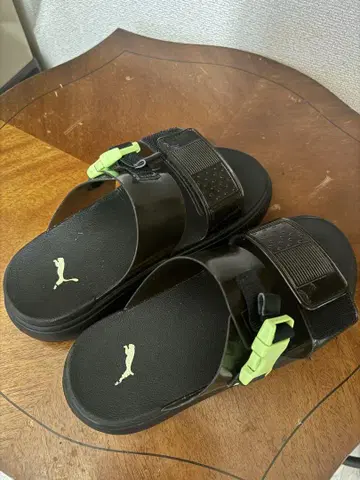 PUMA 블랙 샌들 스트랩