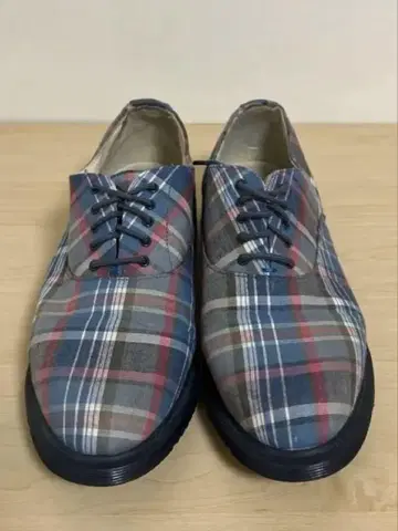 [ 레어템 ] Dr. Martens 타탄 체크 패턴 스니커즈 24cm