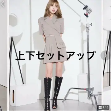 [미사용 새상품 택 포함] 하프 슬리브 디자인 자켓 스커트 셋업