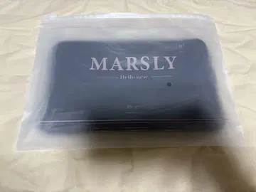 MARSLY 마즈리 아크릴 스탠드 파우치 M 블랙