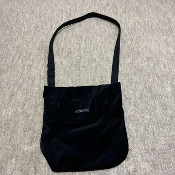 엔지니어드 가먼츠 숄더백 블랙