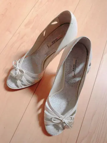 세븐 오픈토 하이힐 23cm