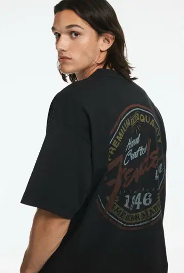 [새상품] H&M Fender 핸드 크라프트 T셔츠 블랙 페이드
