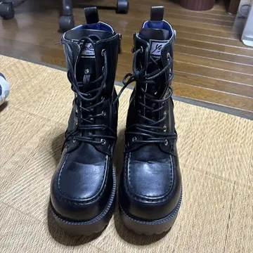 블랙 하이컷 부츠 사이드 지퍼 부착