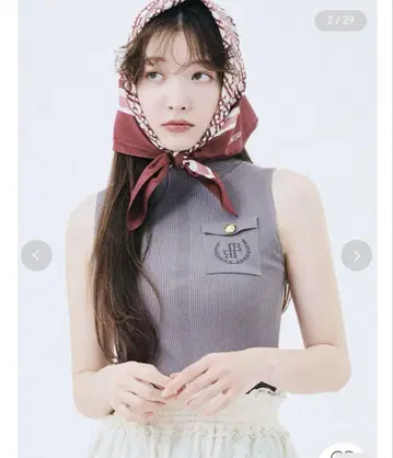 포켓 디테일 리브 니트탑 릴리 브라운