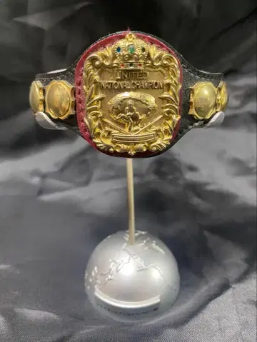 전일본 프로레슬링 UN 헤비급 챔피온 벨트