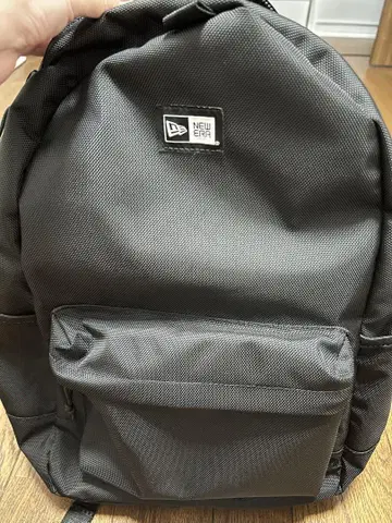 NEW ERA 블랙 백팩