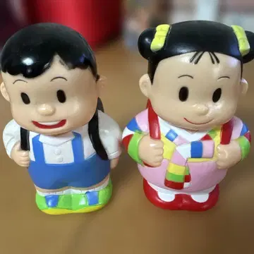 어린이 피규어 2체 세트