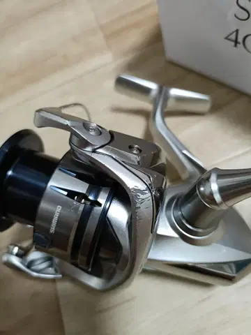 SHIMANO STRADIC 4000XG 스피닝 릴