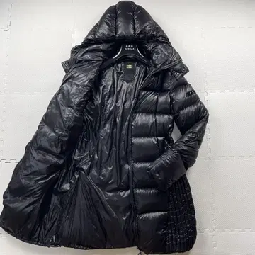 새상품급 정품 TATRAS 다운 코트 사린 로고 와펜 XL 블랙