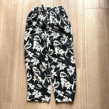 어반 리서치 도어스 린넨 레이온 플라워 프린트 팬츠 DOORS