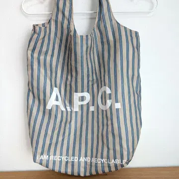 A.P.C. 스트라이프 에코백 스카이블루 화이트