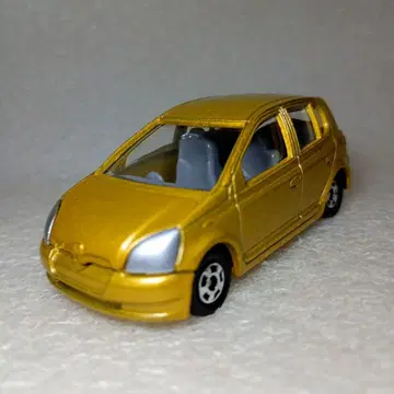 토미카 도요타 비츠 골드 컬러 30주년 기념 1/57 미니카