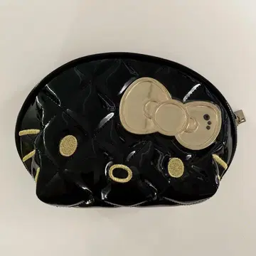 [ 미사용 새상품 ] Hello Kitty 블랙 퀼팅 파우치