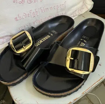 BIRKENSTOCK 블랙 샌들 37 사이즈