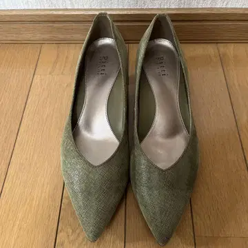 pitti 올리브 그린 스틸레토 펌프스