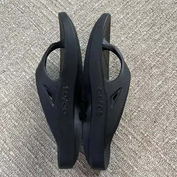 OOFOS 블랙 비치 샌들 약 27cm