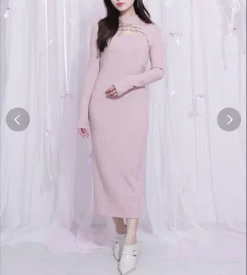 새상품급 이토미 벨티드 데콜테 리브 원피스 핑크